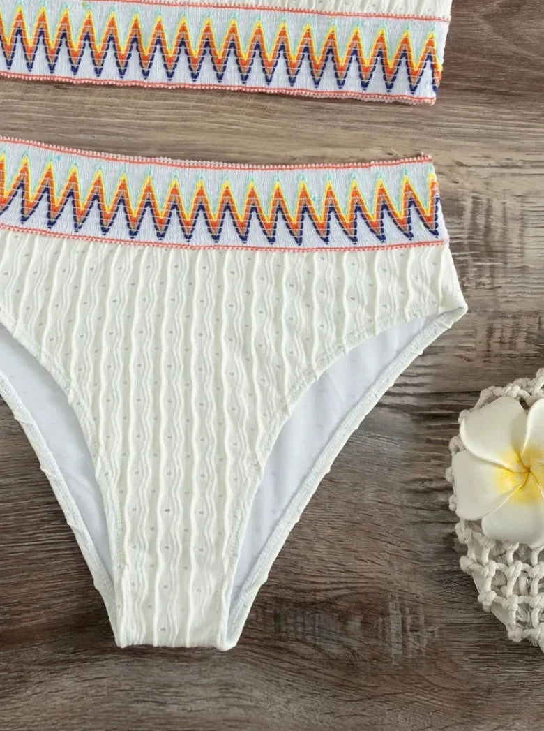 Maillot de bain bandeau taille haute femme – Élégant & tendance été 2025